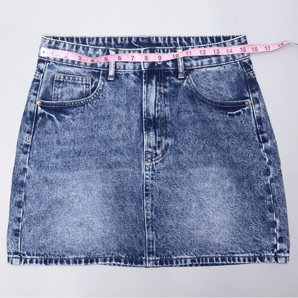 Denim acid wash blue jean mini skirt women's size 31 - medium 6 - Picture 3 of 5